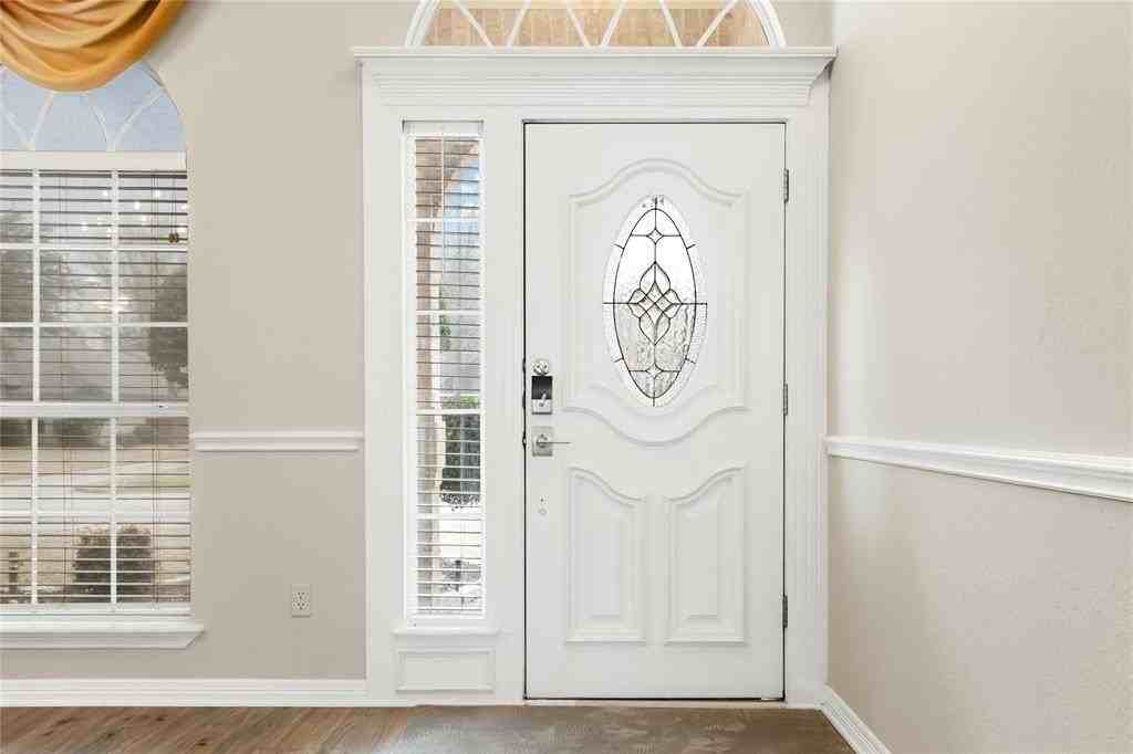 118 W Greenbriar Ln - Photo 4 of 40