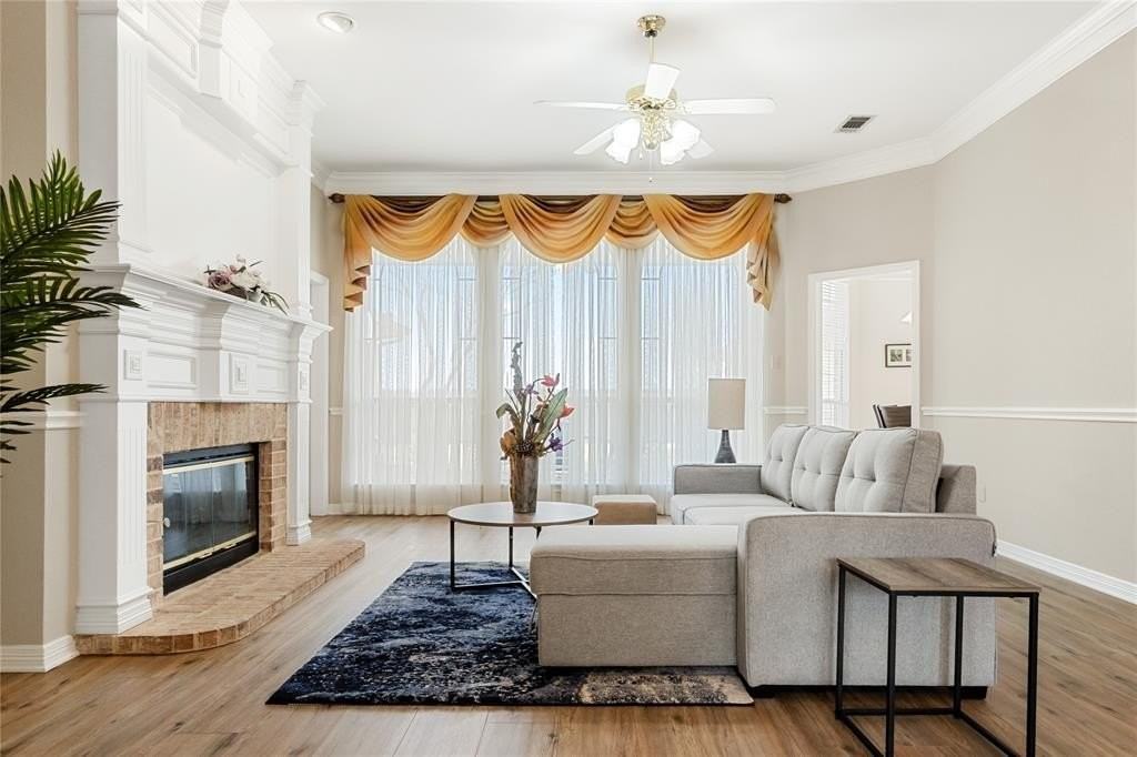 118 W Greenbriar Ln - Photo 5 of 40