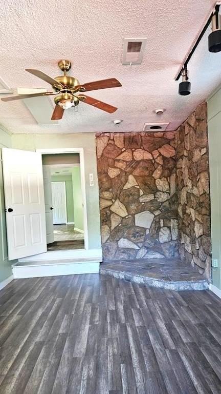 10033 Goodyear Dr - Photo 7 of 9