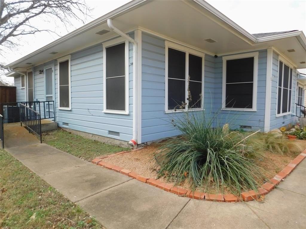 817 Emery St - Photo 5 of 33