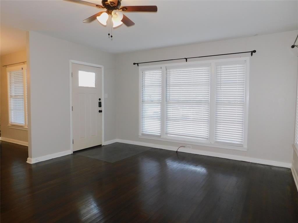 817 Emery St - Photo 6 of 33