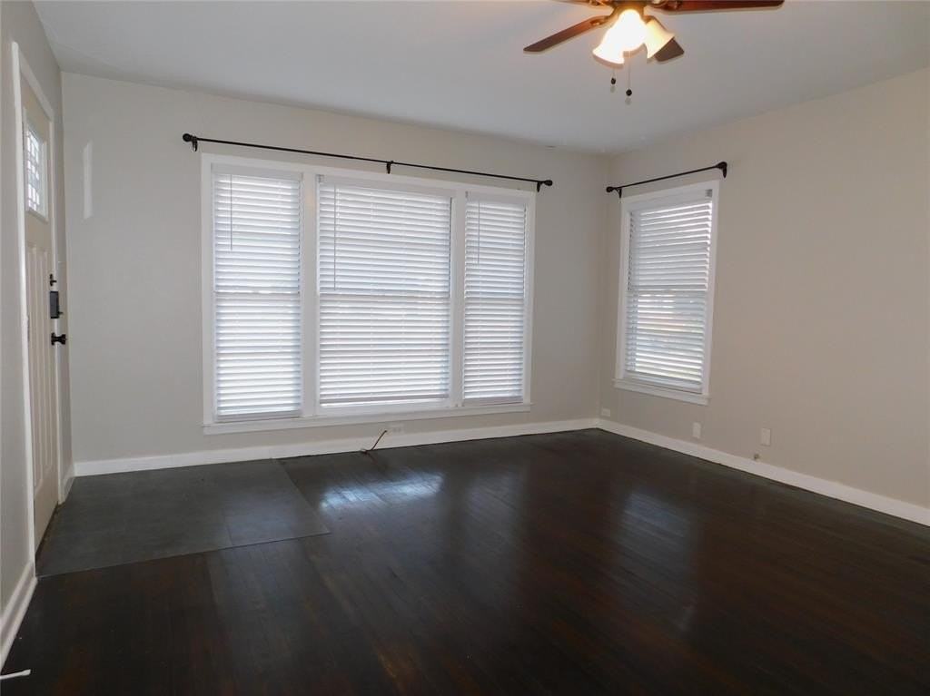 817 Emery St - Photo 7 of 33