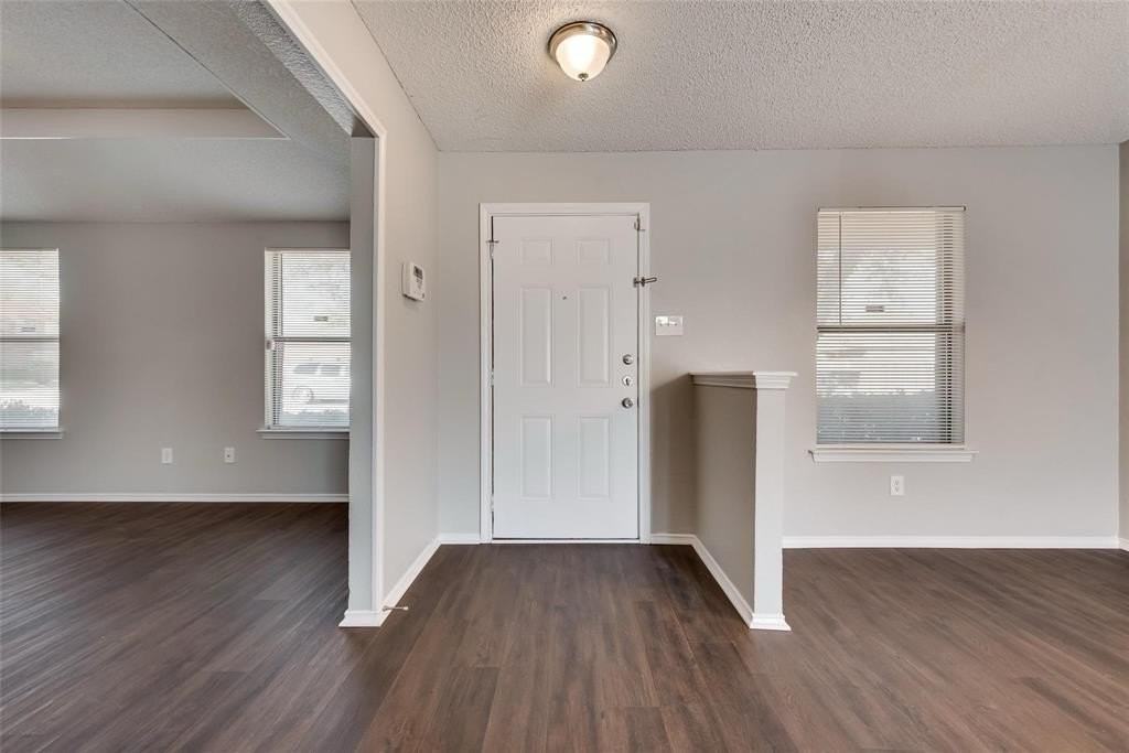 1122 Rogers Ln - Photo 2 of 20