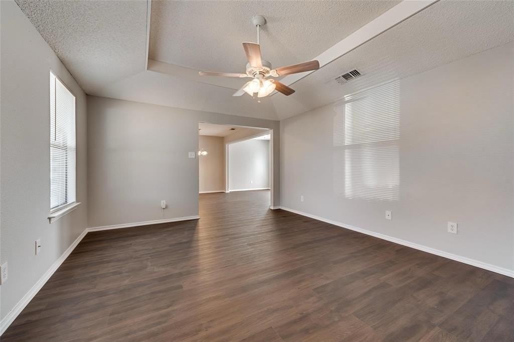 1122 Rogers Ln - Photo 6 of 20