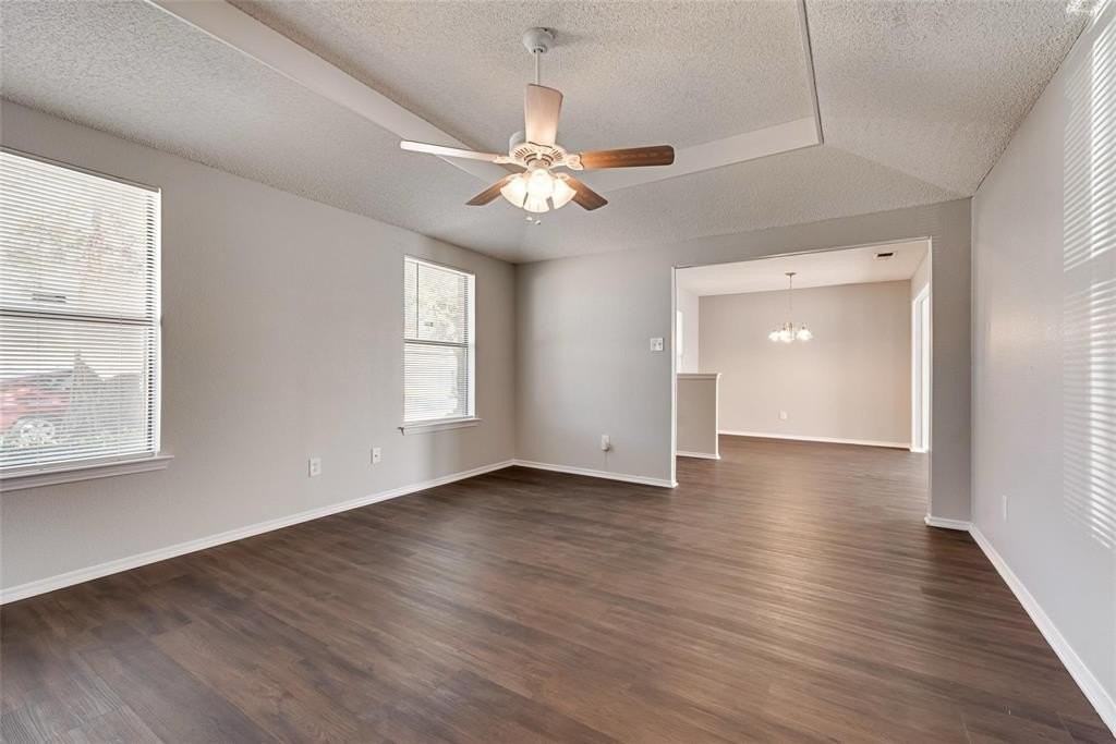 1122 Rogers Ln - Photo 7 of 20