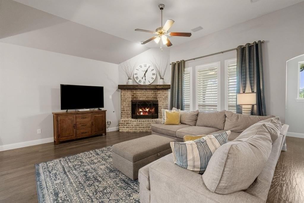 3738 Norwood Ave - Photo 7 of 25