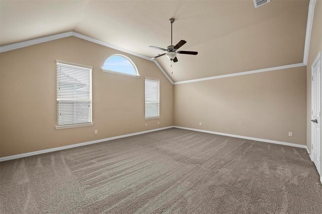 7116 Isle Royal Ln - Photo 3 of 21