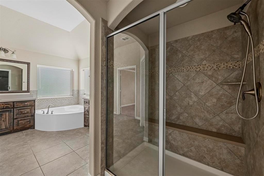 7116 Isle Royal Ln - Photo 7 of 21