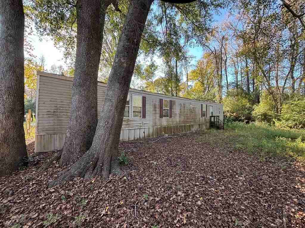 1233 Suncrest Cir - Photo 2 of 5