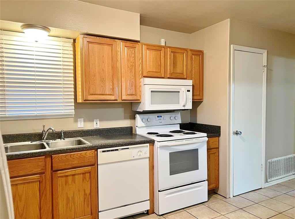 106 Monticello Dr - Photo 6 of 13