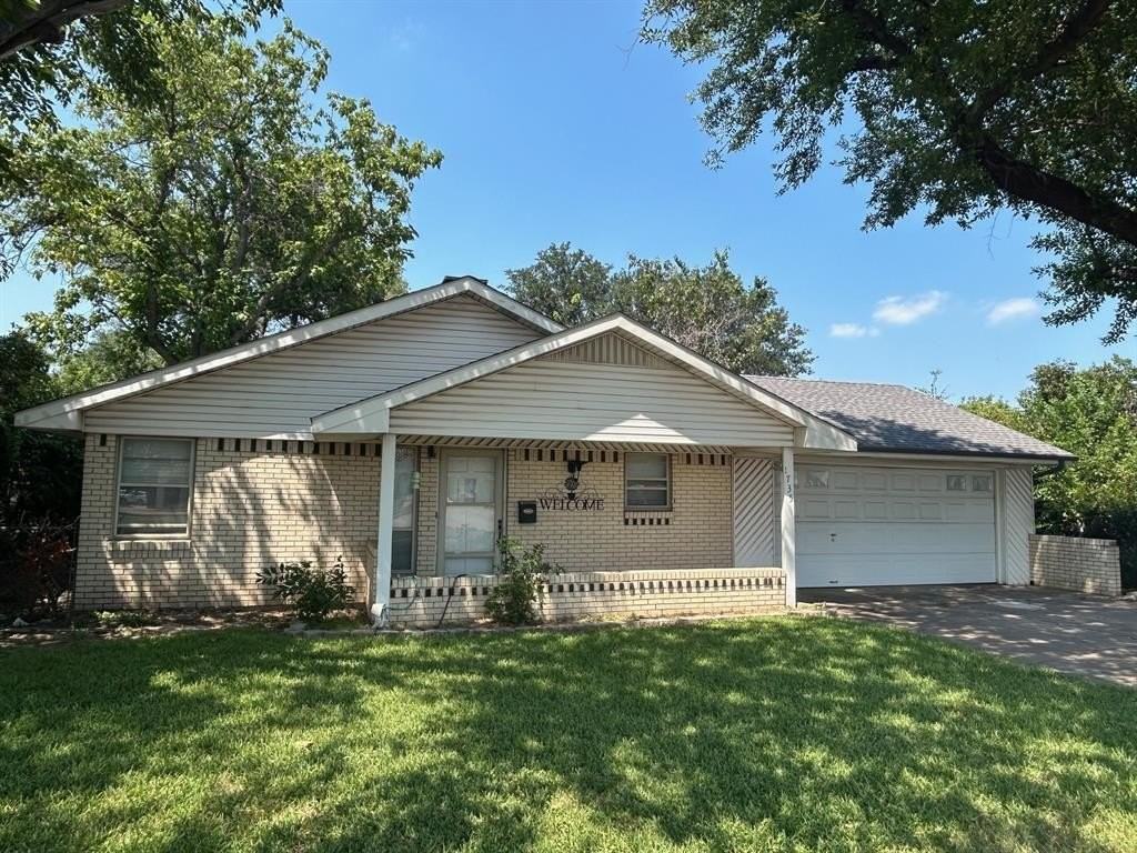 1735 14th St - Photo 2 of 18