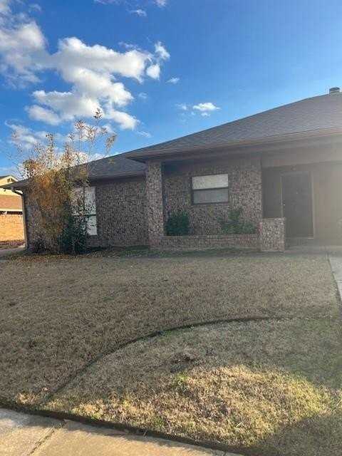 2420 Dalewood Ln - Photo 3 of 40