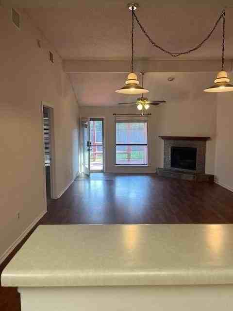 2420 Dalewood Ln - Photo 7 of 40