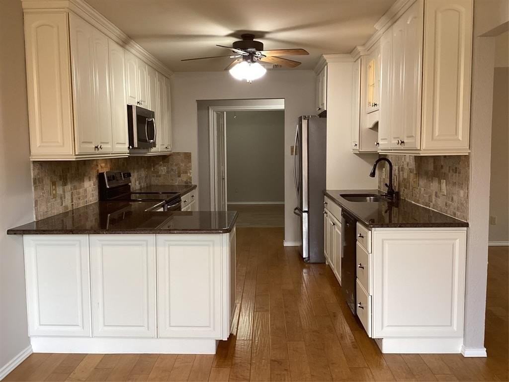 2841 Southridge Dr - Photo 6 of 30