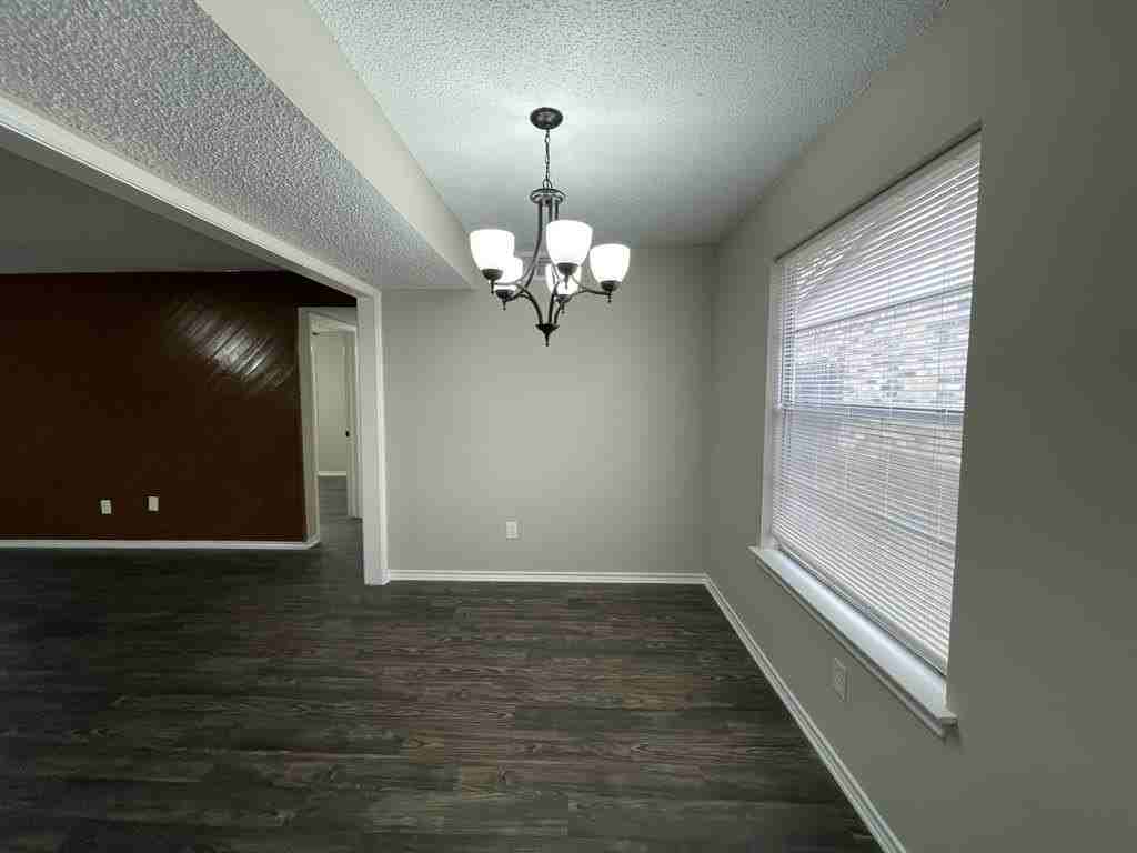 4805 Crestmont Ct - Photo 5 of 12