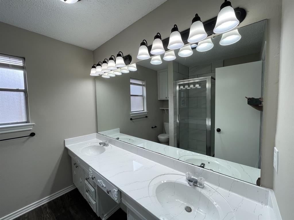 4805 Crestmont Ct - Photo 7 of 12