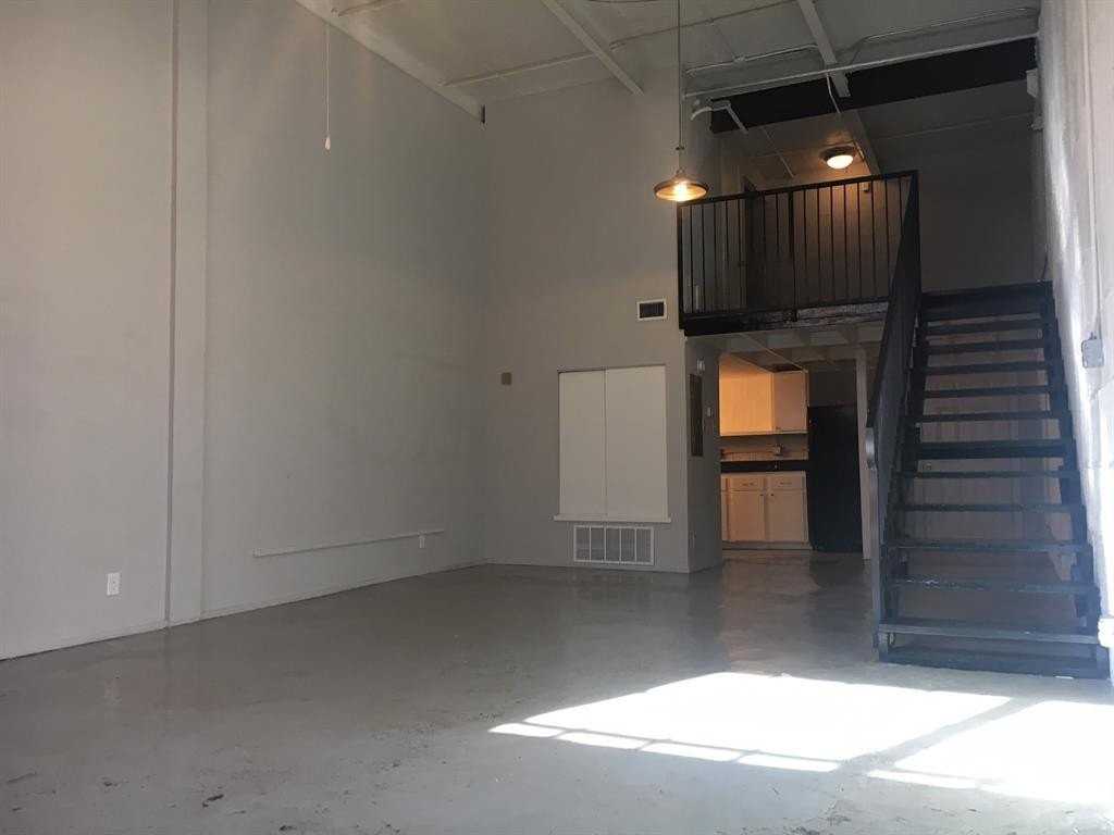 2501 S Harwood St #5 - Photo 3 of 7