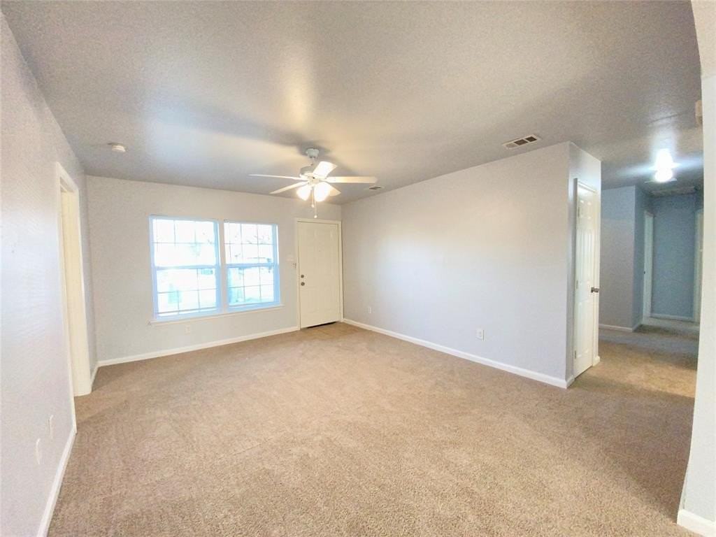 905 Milam Dr - Photo 7 of 31