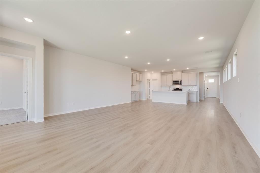 1112 Redcoat Dr - Photo 6 of 34