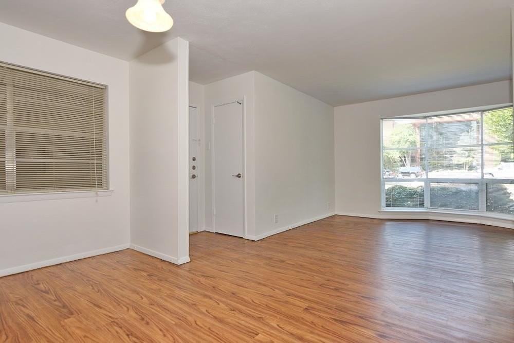 4818 Cole Ave #102 - Photo 5 of 14