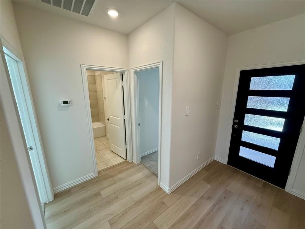 409 Loch Dr - Photo 2 of 36