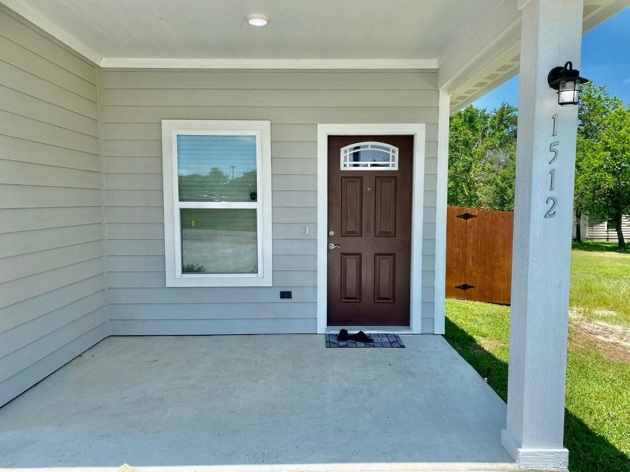 1512 Dansby St - Photo 2 of 26