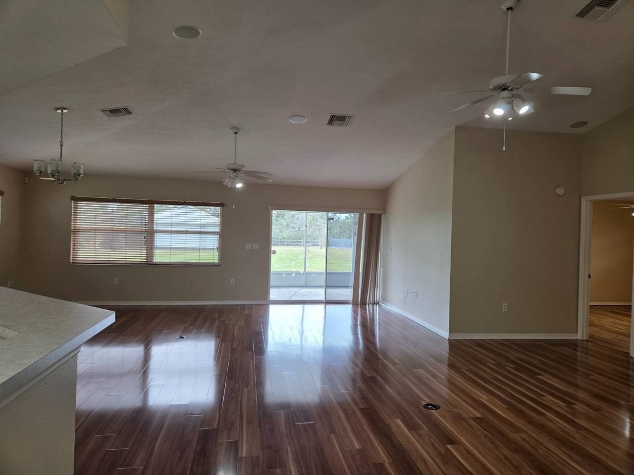 6315 Columbus Blvd - Photo 3 of 31