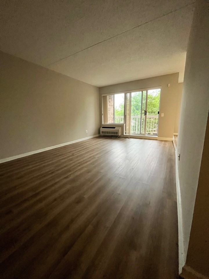 121 Wellington Ct #1A - Photo 7 of 30