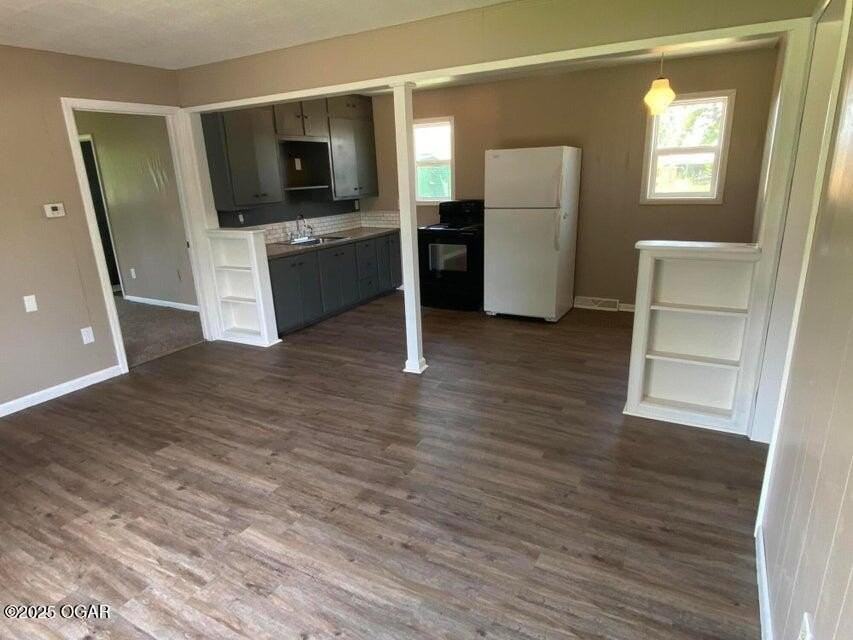 114 E Russell St - Photo 2 of 11