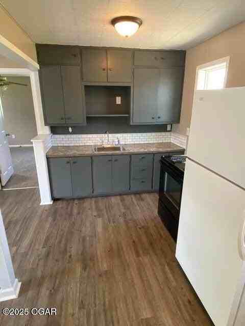 114 E Russell St - Photo 3 of 11