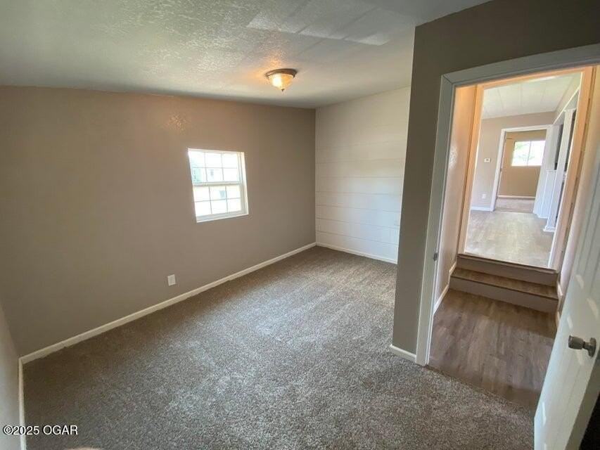 114 E Russell St - Photo 7 of 11