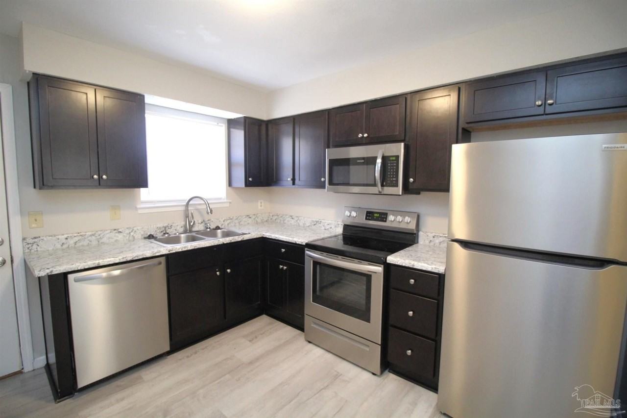 3400 Green Briar Ct #C - Photo 6 of 15