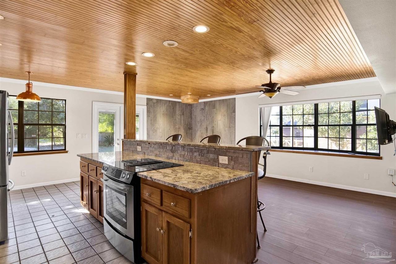 525 Lakewood Rd - Photo 7 of 36