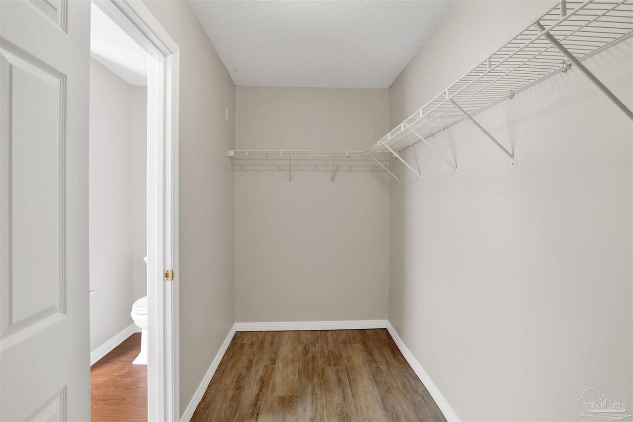 578 Batten Blvd - Photo 7 of 31