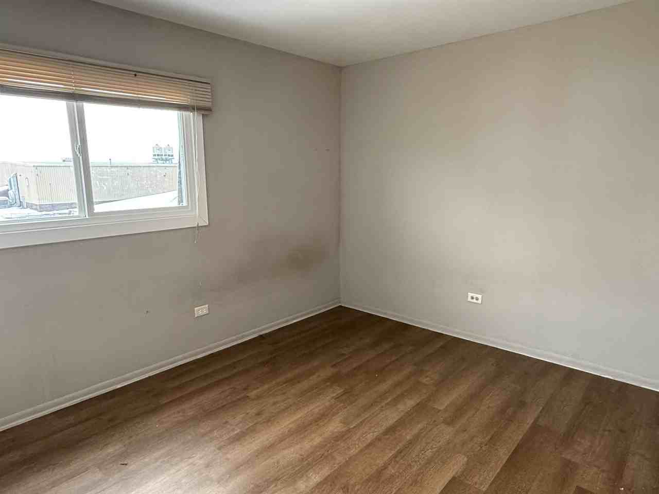 1020 9th St - Photo 7 of 12