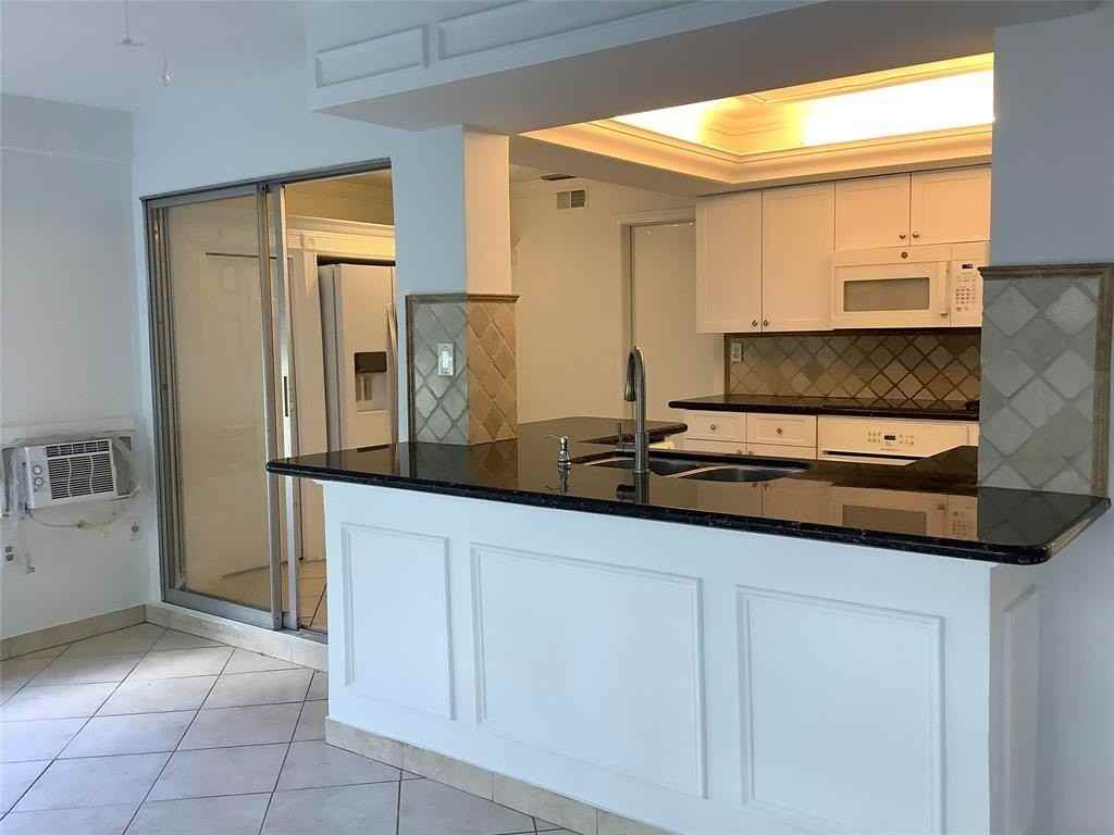 4481 Nw 1st Ter - Photo 5 of 37