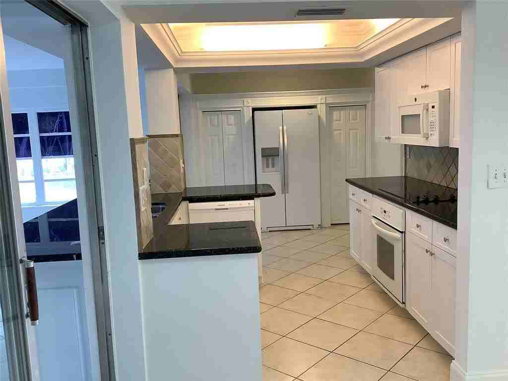 4481 Nw 1st Ter - Photo 6 of 37