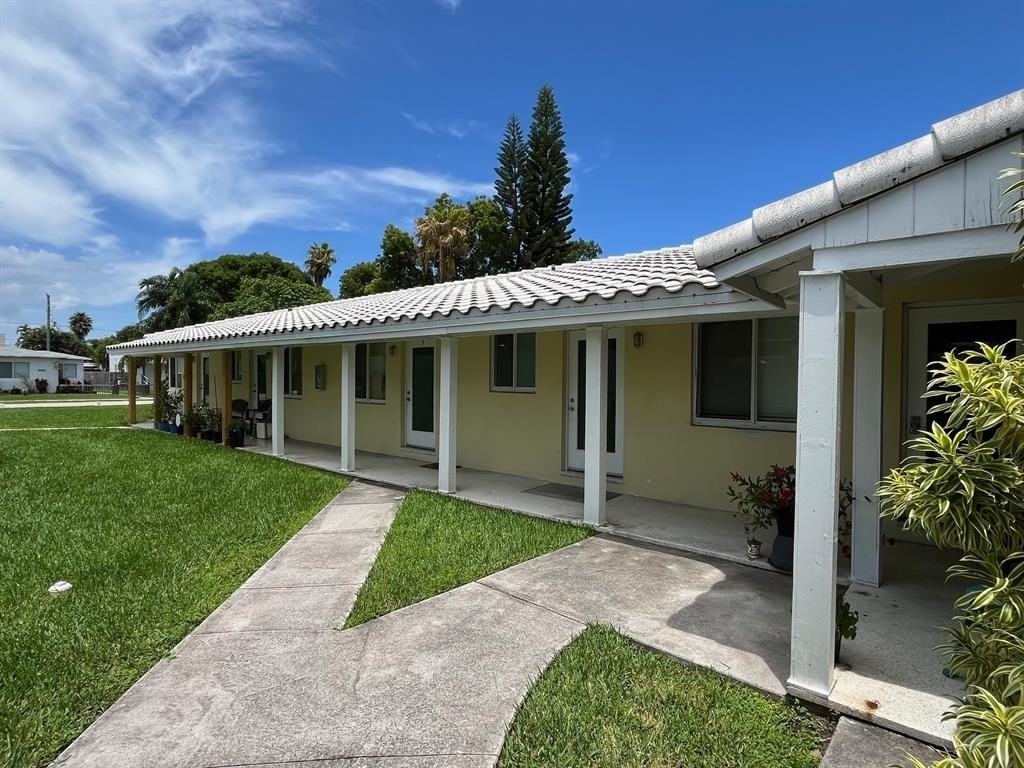 1712 Fletcher St #5 - Photo 2 of 11