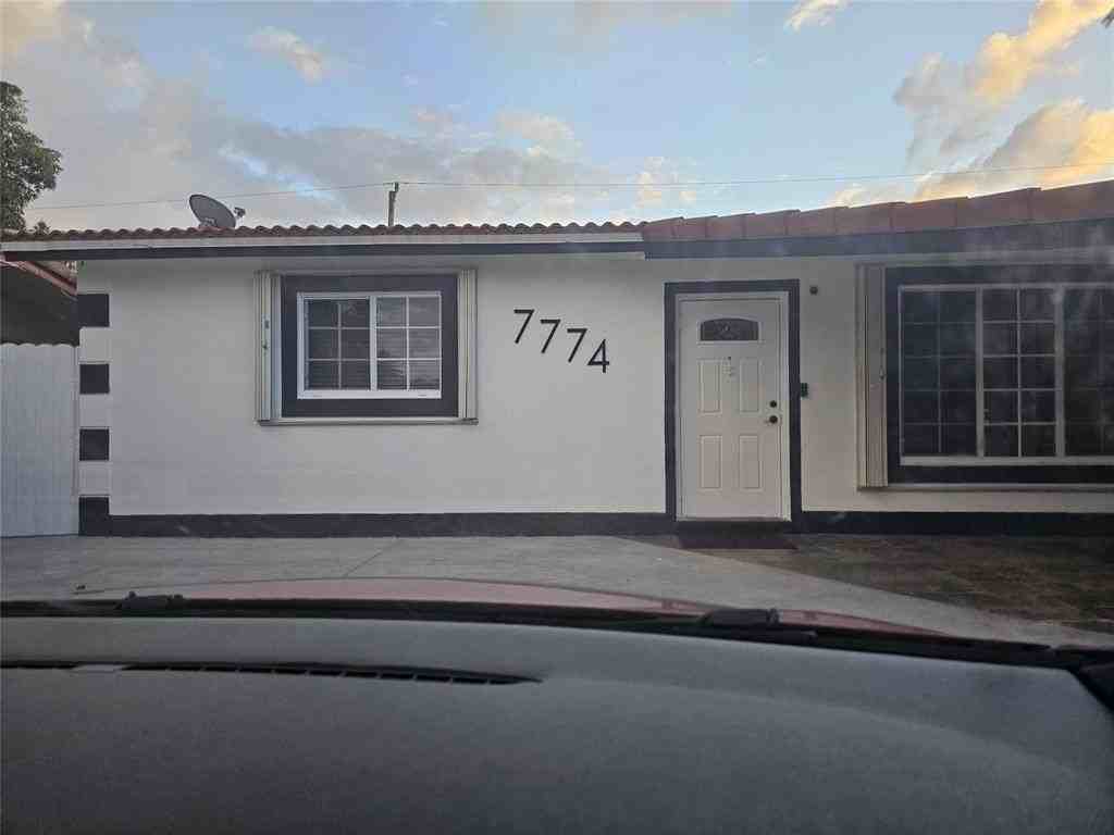 7774 Orleans St - Photo 3 of 37