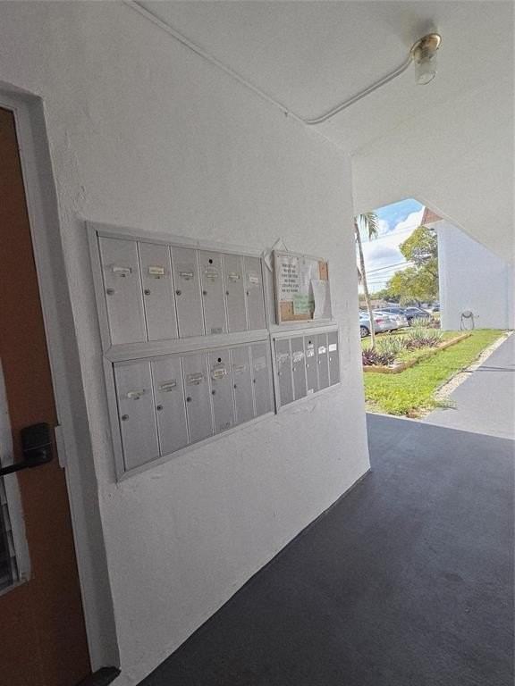 1007 N 19th Ave #4 - Photo 4 of 29