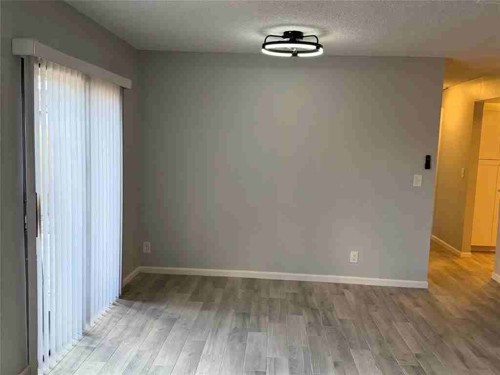 6522 Harbour Rd - Photo 4 of 23