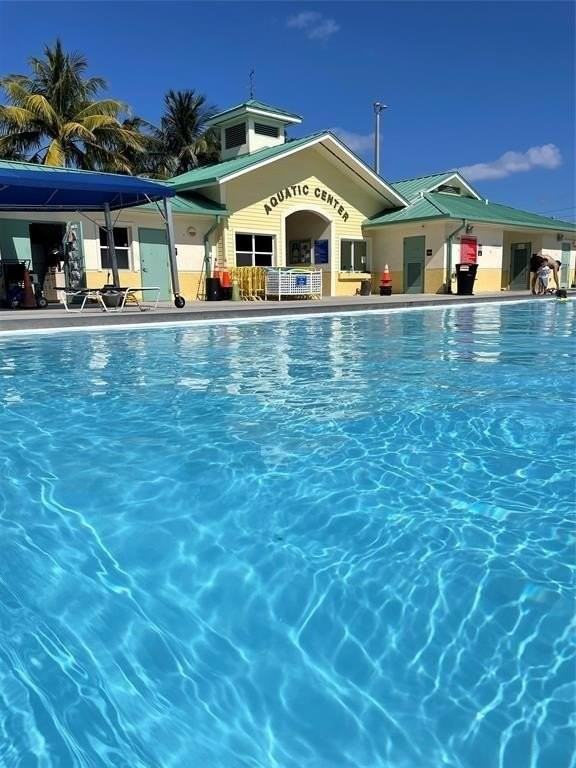 2611 Ne 20th St - Photo 5 of 41