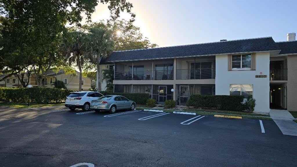 2810 Riverside Dr #202 - Photo 2 of 20