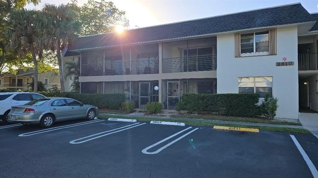 2810 Riverside Dr #202 - Photo 3 of 20