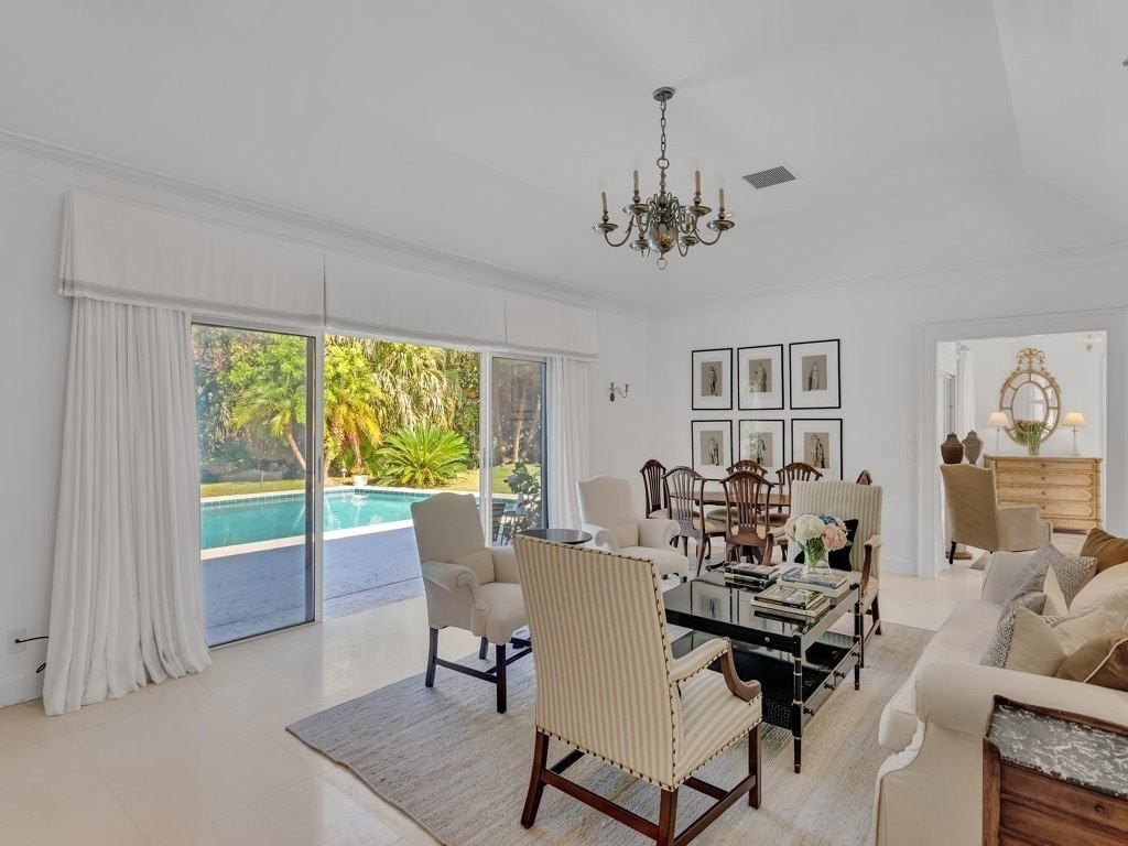 100 River Oak Ln - Photo 3 of 36