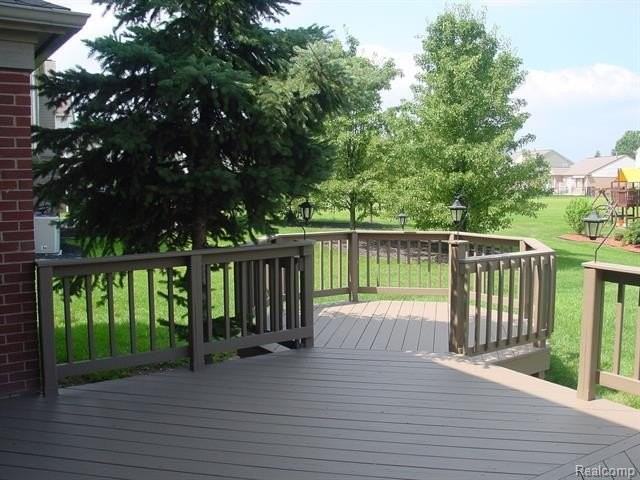 4446 Sherwood Cir - Photo 4 of 8