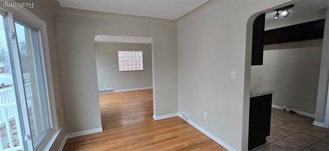 8669 Grayfield St - Photo 4 of 18