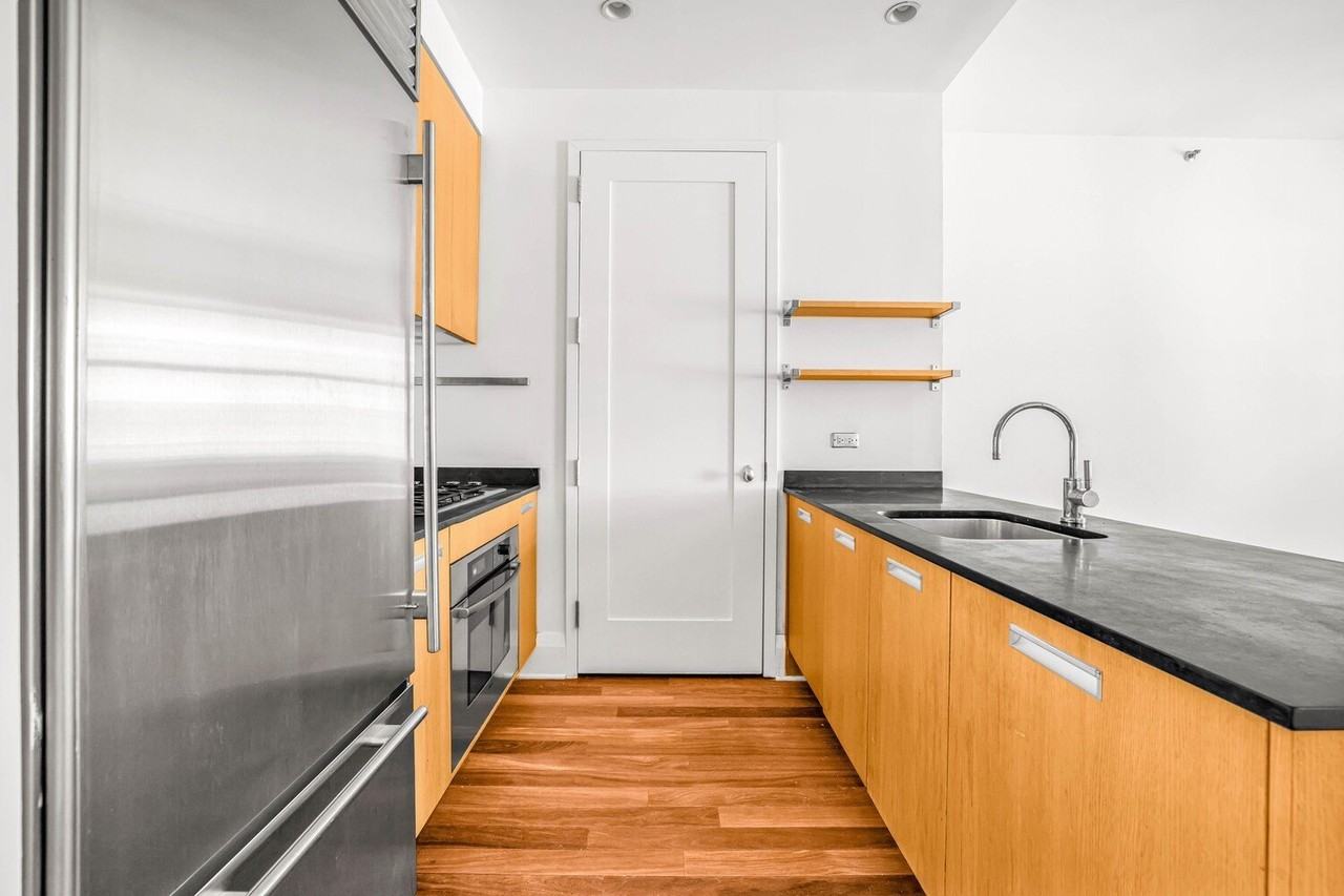 71 Nassau St #3B - Photo 4 of 9