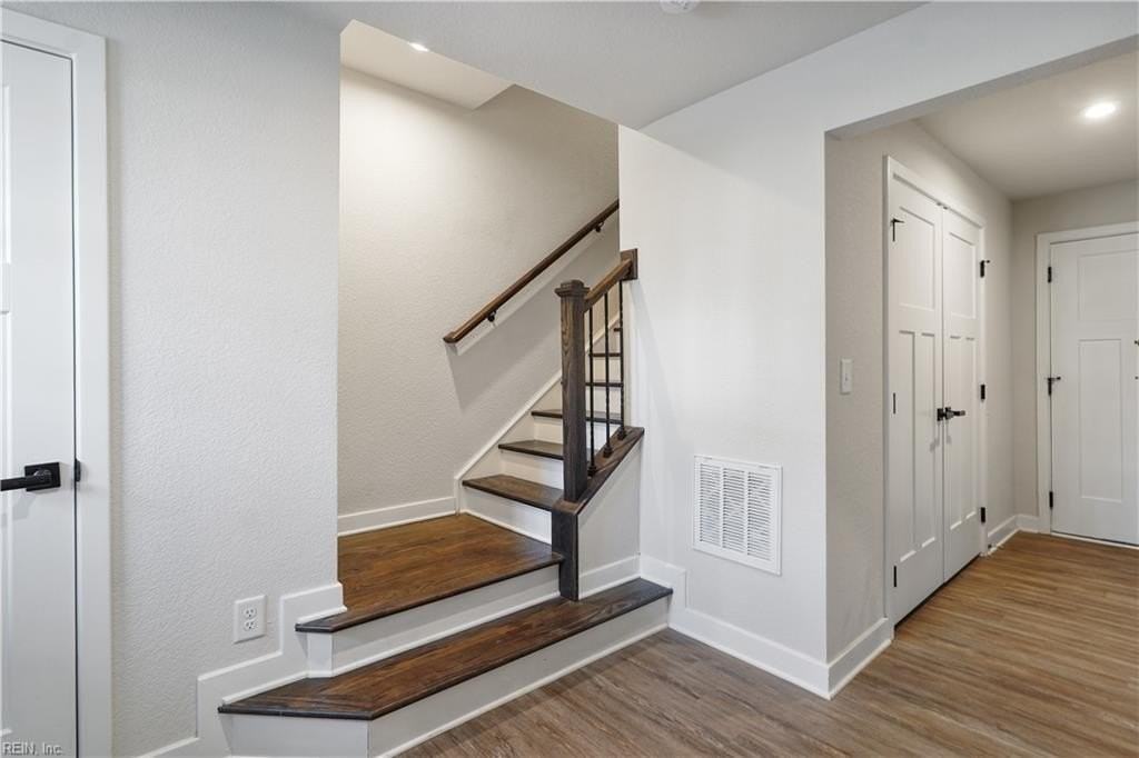 152 Spring Grove Way - Photo 4 of 35