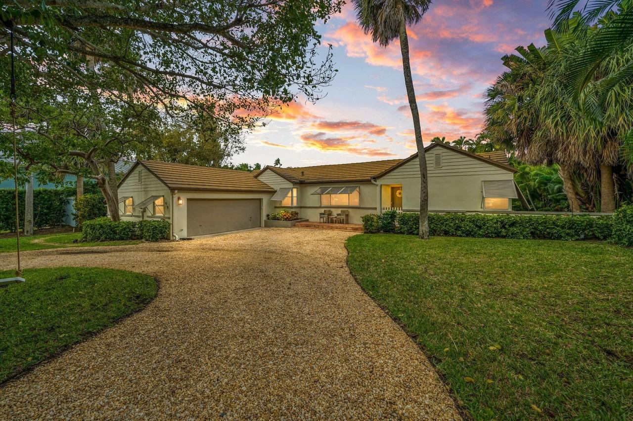 49 River Dr - Photo 2 of 37